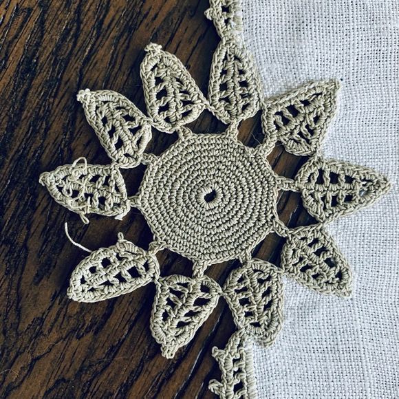 Vintage handmade set of 3 sunflower boho chic doily’s - Picture 7 of 7